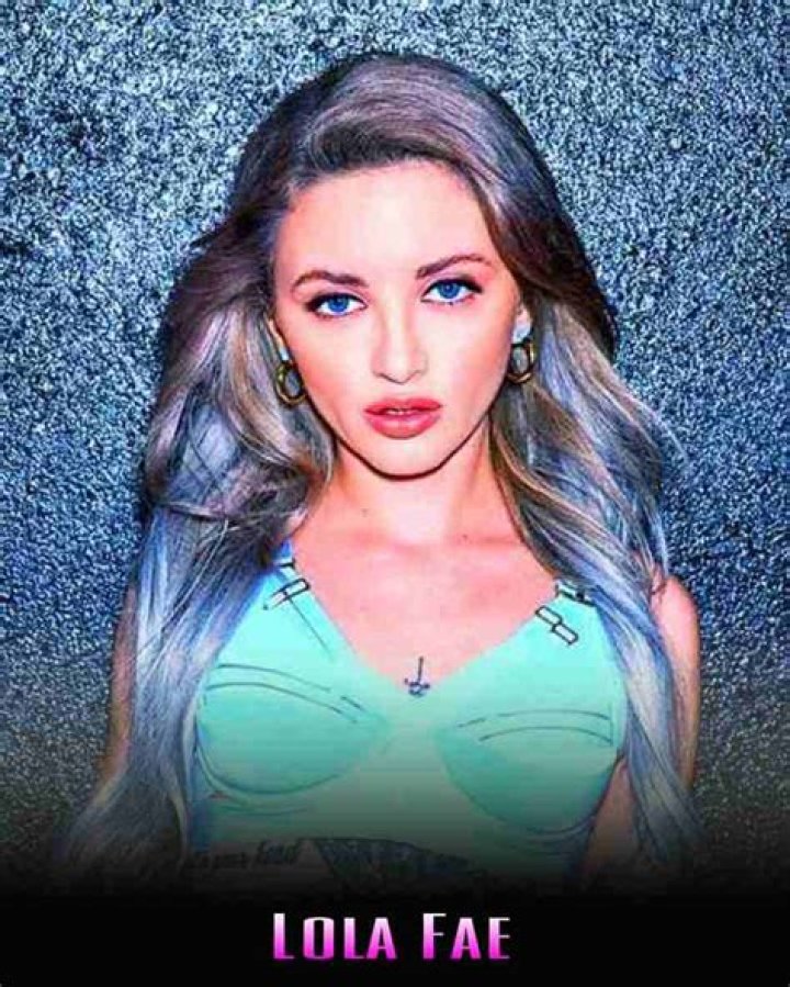 Kalinka Fox Bio, Wiki, Age, Family, Boyfriend, Cosplay Model and Net Worth