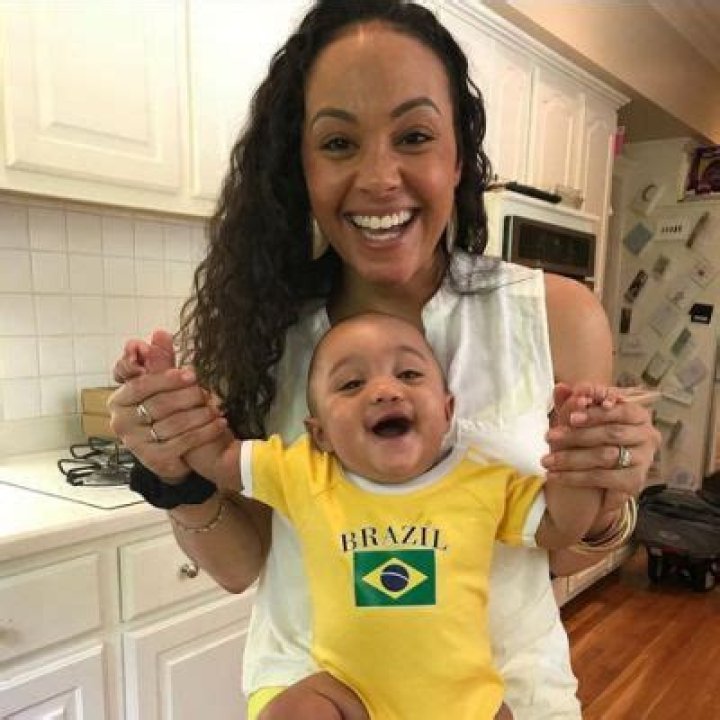 Tanya Bryson Is 30-Years Younger Than Her Husband Peabo Bryson